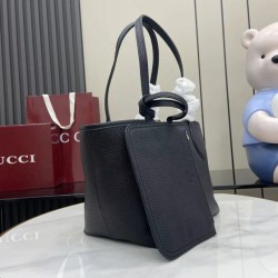 Sito Replica Borsa tote reversibile Gucci 839124 Totissima nera/marrone Imitazioni Replica perfette Borsa tote reversibile Gucci 839124 Totissima nera/marrone