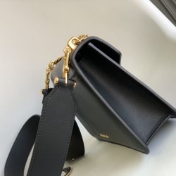Sito Replica Borsa a tracolla Bvlgari Serpenti East-West Maxi Chain Versione Chip nera Imitazioni Replica perfette Borsa a tracolla Bvlgari Serpenti East-West Maxi Chain Versione Chip nera