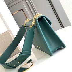Sito Replica Borse a tracolla Bvlgari Serpenti East-West Maxi Chain Versione Chip verde Imitazioni Replica perfette Borse a tracolla Bvlgari Serpenti East-West Maxi Chain Versione Chip verde
