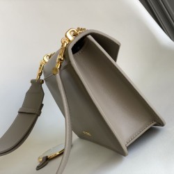 Sito Replica Borse a tracolla Bvlgari Serpenti East-West Maxi Chain Versione Chip Grigio Imitazioni Replica perfette Borse a tracolla Bvlgari Serpenti East-West Maxi Chain Versione Chip Grigio