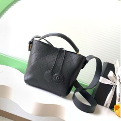 Replica perfette Borsa a mano Chanel 26S AS6268  scamosciata con tracolla larga Nero