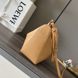 Sito Replica Imitazioni borse griffate a tracolla Loewe Hammock Hobo classica Marrone Imitazioni Replica perfette Imitazioni borse griffate a tracolla Loewe Hammock Hobo classica Marrone