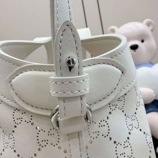 Sito Replica Qualità Premium Borsa piccola Gucci Giglio traforata GG 860845 bianca Imitazioni Replica perfette Qualità Premium Borsa piccola Gucci Giglio traforata GG 860845 bianca