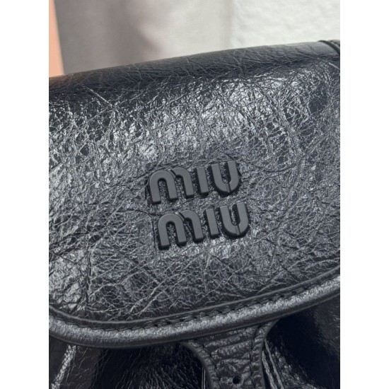 Sito Replica Zaino Miu Miu 26s pelle cerata 5bc043 22cm nero Imitazioni Replica perfette Zaino Miu Miu 26s pelle cerata 5bc043 22cm nero