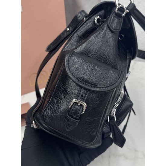 Sito Replica Zaino Miu Miu 26s pelle cerata 5bc043 22cm nero Imitazioni Replica perfette Zaino Miu Miu 26s pelle cerata 5bc043 22cm nero