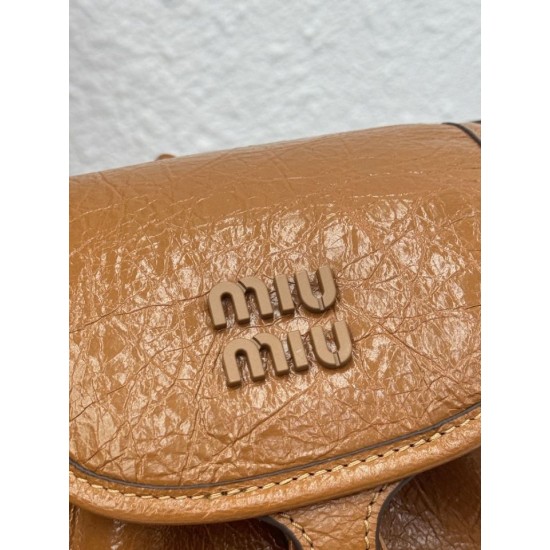 Sito Replica Zaino Miu Miu 26s pelle cerata 5bc043 marrone Imitazioni Replica perfette Zaino Miu Miu 26s pelle cerata 5bc043 marrone