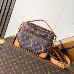 Replica perfette Borsa a mano Louis Vuitton Nil M14025 di qualit&agrave; originale