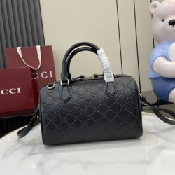 Replica perfette Borsa Gucci Boston media con emblema GG 848886 Nero
