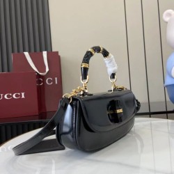 Sito Replica Borsa Gucci Bamboo Diva 827750 nera Imitazioni Replica perfette Borsa Gucci Bamboo Diva 827750 nera