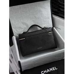 Beauty case grande Chanel Métiers d'art con catena AP5437 Nero
