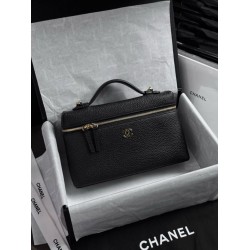 Beauty case grande Chanel Métiers d'art con catena AP5437 Nero
