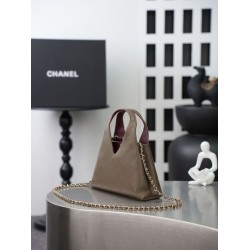 Borsa triangolare trapuntata Chanel AS6392 grigio Borsa triangolare trapuntata Chanel AS6392 grigio