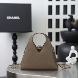 Replica perfette Borsa triangolare trapuntata Chanel AS6392 grigio