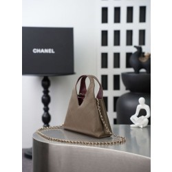 Borsa triangolare trapuntata Chanel AS6392 grigio