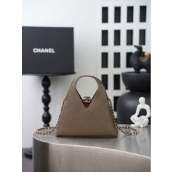 Borsa triangolare trapuntata Chanel AS6392 grigio
