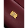 Borsa triangolare trapuntata Chanel AS6392 nera