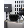 Mini borsa a tracolla Chanel stampa coccodrillo AS6424 Nero