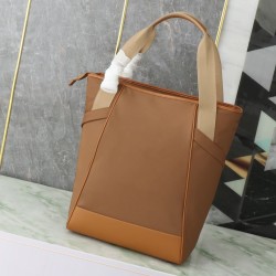 Sito Replica Perfetta tote Prada Re-Edition 1978 Re-Nylon Saffiano marrone Imitazioni Replica perfette Perfetta tote Prada Re-Edition 1978 Re-Nylon Saffiano marrone