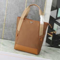 Replica perfette  Perfetta tote Prada Re-Edition 1978 Re-Nylon Saffiano marrone