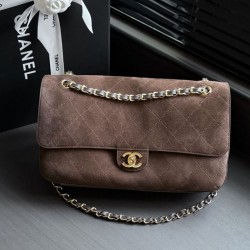 Replica perfette  Perfetta Chanel Flap Maxi AS6281 scamosciata con catena 