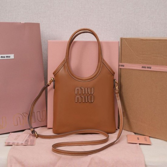 Sito Replica Bora Pari all'originale replica tote Miu Miu Ivy 5BA281 marrone Imitazioni Replica perfette Bora Pari all'originale replica tote Miu Miu Ivy 5BA281 marrone
