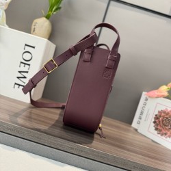 Sito Replica Borsa Loewe Hammock Slice Borgogna Imitazioni Replica perfette Borsa Loewe Hammock Slice Borgogna