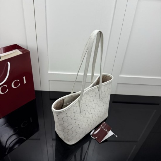 Sito Replica Perfetta Gucci Tribeca con motivo logo GG traforato bianco Imitazioni Replica perfette Perfetta Gucci Tribeca con motivo logo GG traforato bianco