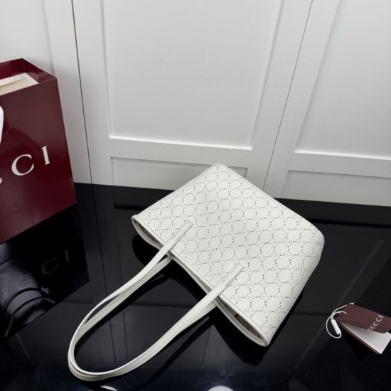 Sito Replica Perfetta Gucci Tribeca con motivo logo GG traforato bianco Imitazioni Replica perfette Perfetta Gucci Tribeca con motivo logo GG traforato bianco