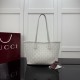 Sito Replica Perfetta Gucci Tribeca con motivo logo GG traforato bianco Imitazioni Replica perfette Perfetta Gucci Tribeca con motivo logo GG traforato bianco