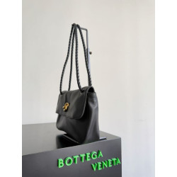 Replica Perfetta a tracolla piccola BV Bottega Veneta Madison nera
