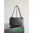 Replica Perfetta a tracolla piccola BV Bottega Veneta Madison nera