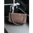 Replica Perfetta Chanel Flap Maxi AS6281 scamosciata con catena 