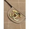 Borsa Chanel Flap Maxi scamosciata con catena AS6281 albicocca