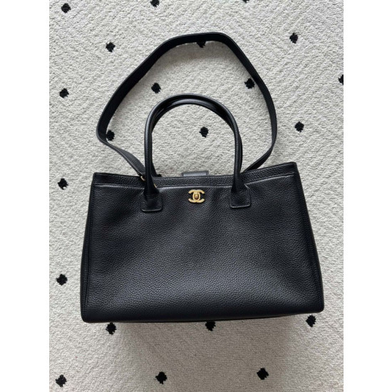 Bora Pari all'originale replica tote Chanel Cerf Executive nera Bora Pari all'originale replica tote Chanel Cerf Executive nera