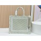 Replica di alta qualità Borsa a mano Dior Book Tote Médaillon con ricamo a trifoglio verde chiaro Replica Perfetta Borsa a mano Dior Book Tote Médaillon con ricamo a trifoglio verde chiaro Imitazione Falsa