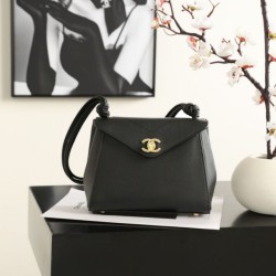 Replica Perfetta Borsa a tracolla busta Chanel AS6223 nera Imitazione Falsa