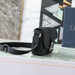 Replica di alta qualità Borsa a tracolla Dior Mini Saddle Heritage con patta nero Replica Perfetta Borsa a tracolla Dior Mini Saddle Heritage con patta nero Imitazione Falsa