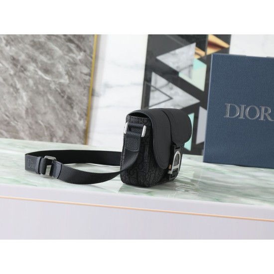 Replica di alta qualità Borsa a tracolla Dior Mini Saddle Heritage con patta nero Replica Perfetta Borsa a tracolla Dior Mini Saddle Heritage con patta nero Imitazione Falsa