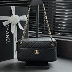 Borsa a tracolla orizzontale Chanel 26A AS6443 nera