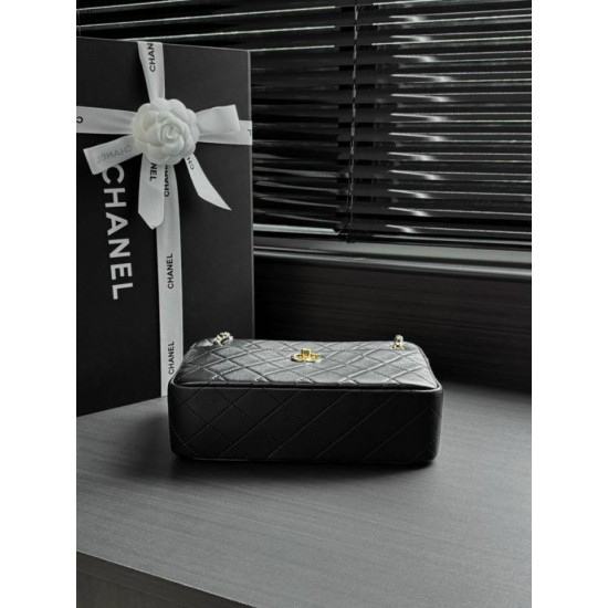 Borsa a tracolla orizzontale Chanel 26A AS6443 nera Borsa a tracolla orizzontale Chanel 26A AS6443 nera