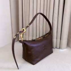 Replica di alta qualità Borsa a tracolla Spirit Hobo Miu Miu 5BC216 nappa Borgogna Replica Perfetta Borsa a tracolla Spirit Hobo Miu Miu 5BC216 nappa Borgogna Imitazione Falsa