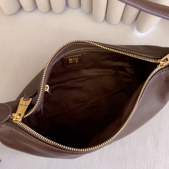 Replica di alta qualità Borsa a tracolla Spirit Hobo Miu Miu 5BC216 nappa Borgogna Replica Perfetta Borsa a tracolla Spirit Hobo Miu Miu 5BC216 nappa Borgogna Imitazione Falsa