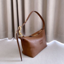 Replica di alta qualità Borsa a tracolla Spirit Hobo Miu Miu 5BC216 nappa Marrone Replica Perfetta Borsa a tracolla Spirit Hobo Miu Miu 5BC216 nappa Marrone Imitazione Falsa