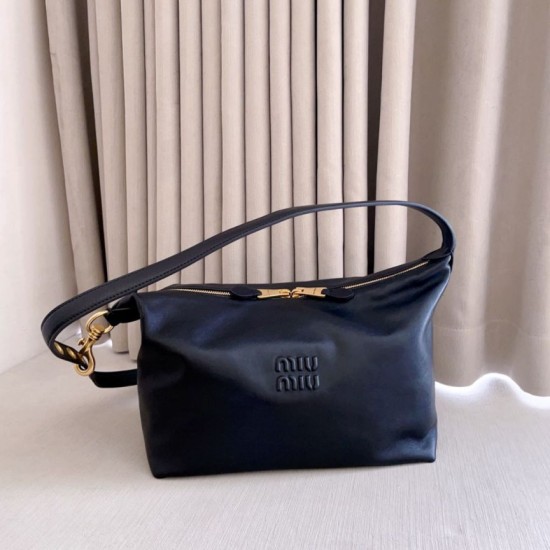 Replica di alta qualità Borsa a tracolla Spirit Hobo Miu Miu 5BC217 nappa Nero Replica Perfetta Borsa a tracolla Spirit Hobo Miu Miu 5BC217 nappa Nero Imitazione Falsa