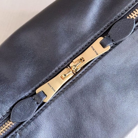 Replica di alta qualità Borsa a tracolla Spirit Hobo Miu Miu 5BC217 nappa Nero Replica Perfetta Borsa a tracolla Spirit Hobo Miu Miu 5BC217 nappa Nero Imitazione Falsa