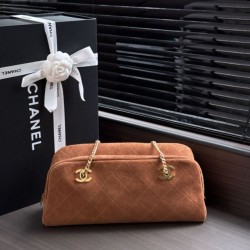 Replica di alta qualità Borsa bowling grande Chanel AS6406 con tracolla a catena Marrone Replica Perfetta Borsa bowling grande Chanel AS6406 con tracolla a catena Marrone Imitazione Falsa