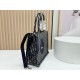 Replica di alta qualità Borsa Dior Book Tote motivo Dior Oblique Médaillon nero Replica Perfetta Borsa Dior Book Tote motivo Dior Oblique Médaillon nero Imitazione Falsa