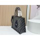 Replica di alta qualità Borsa Dior Book Tote motivo Dior Oblique Médaillon nero Replica Perfetta Borsa Dior Book Tote motivo Dior Oblique Médaillon nero Imitazione Falsa