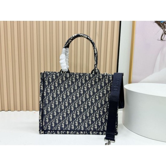 Replica di alta qualità Borsa Dior Book Tote motivo Dior Oblique Médaillon nero Replica Perfetta Borsa Dior Book Tote motivo Dior Oblique Médaillon nero Imitazione Falsa
