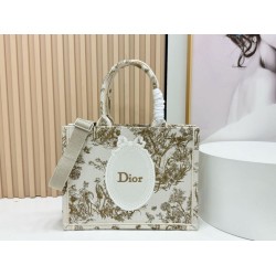 Borsa Dior Dioriviera Book Tote piccola/media/grande con ricamo floreale Marrone